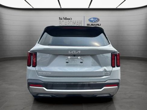 Used 2025 Kia Sorento S AWD/4WD image 6