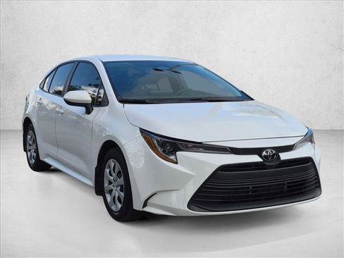 Used 2024 Toyota Corolla LE FWD image 3