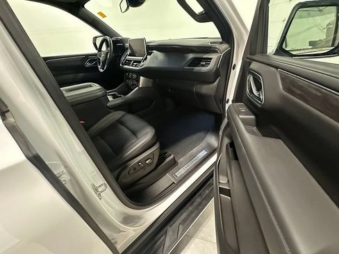 Used 2023 Chevrolet Tahoe LT w/ Luxury Package AWD/4WD image 29
