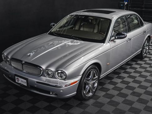 Used 2006 Jaguar XJ Vanden Plas RWD image 28