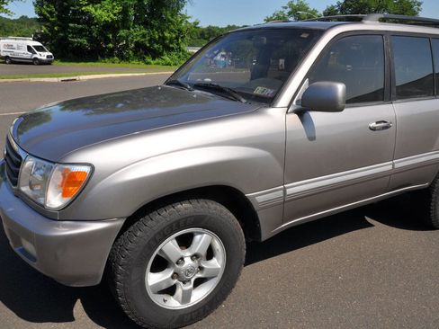 Used 2001 Toyota Land Cruiser image 3