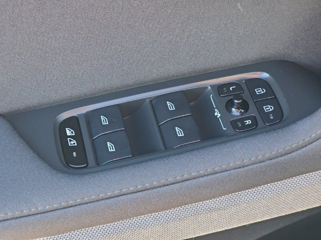 Used 2022 Polestar Polestar 2 w/ Plus Package AWD/4WD image 17