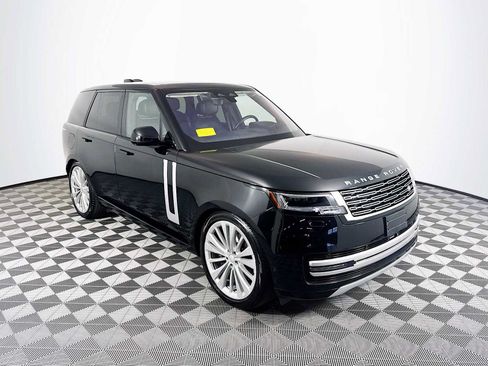 Used 2023 Land Rover Range Rover First Edition image 3