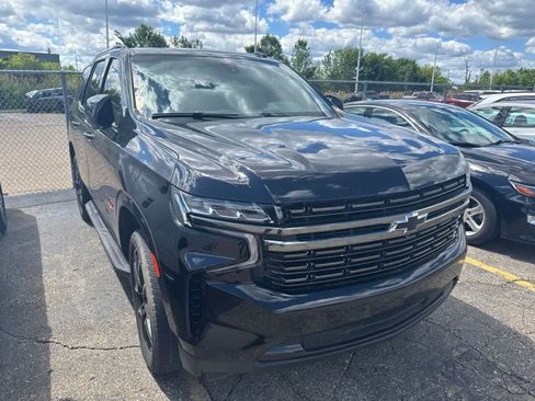 Used 2022 Chevrolet Tahoe RST w/ Luxury Package AWD/4WD image 9