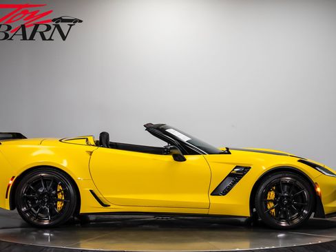 Used 2016 Chevrolet Corvette Z06 w/ 3LZ Preferred Equipment Group RWD image 6