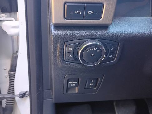 Used 2018 Ford F150 Platinum w/ Equipment Group 701A Luxury AWD/4WD image 24