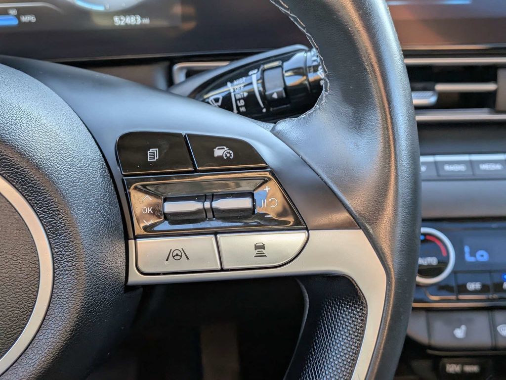 Used 2025 Hyundai Elantra SEL FWD image 21