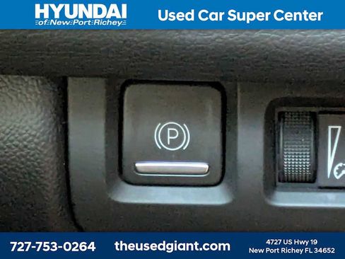 Used 2024 Cadillac XT4 Premium Luxury FWD image 31