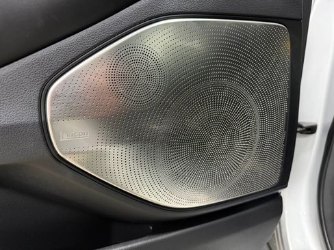 Used 2017 Genesis G90 3.3T Premium image 41