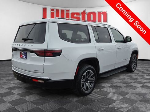 Used 2024 Jeep Wagoneer Series II AWD/4WD image 4