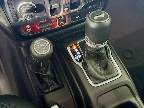 Used 2024 Jeep Wrangler Unlimited Rubicon 4xe image 25