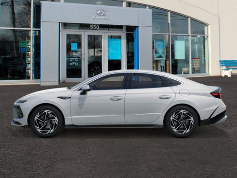 New 2026 Hyundai Sonata SEL image 3