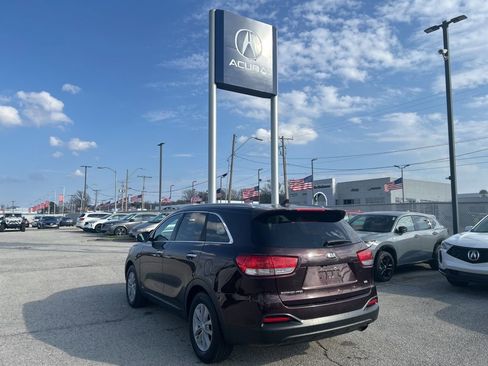 Used 2016 Kia Sorento LX w/ LX Convenience Package image 7