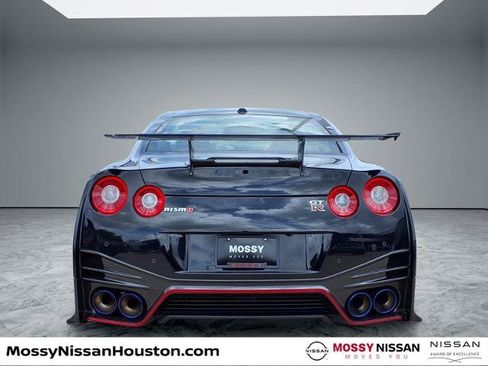 Certified 2020 Nissan GT-R NISMO AWD/4WD image 6