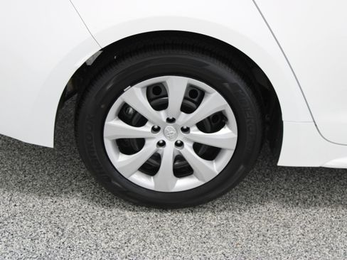 Used 2026 Toyota Corolla LE FWD image 6