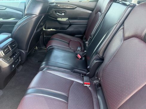 Used 2025 Honda Pilot Black Edition image 24