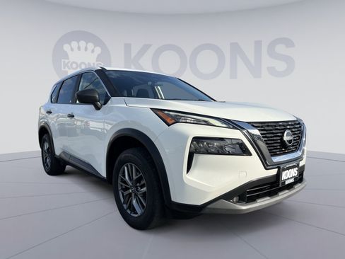 Used 2023 Nissan Rogue S AWD/4WD image 10