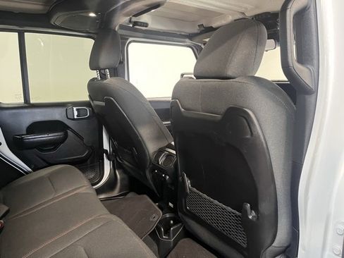 Used 2024 Jeep Wrangler Rubicon image 14