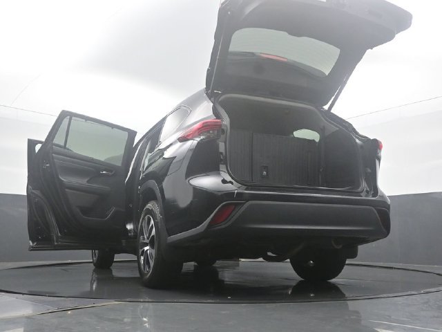 Used 2023 Toyota Highlander XLE AWD/4WD image 62