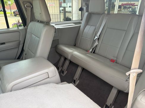 Used 2014 Lincoln Navigator 2WD image 11
