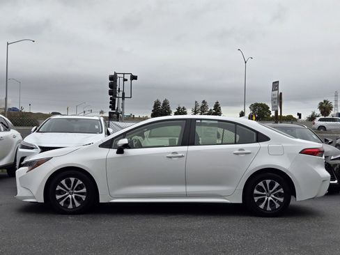 Used 2022 Toyota Corolla LE image 7