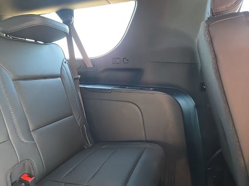 Used 2024 GMC Yukon XL Denali w/ Advanced Technology Package AWD/4WD image 93