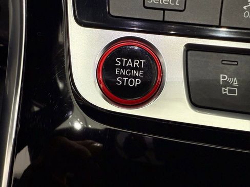 Used 2021 Audi SQ7 Premium Plus w/ Driver Assistance Package image 46