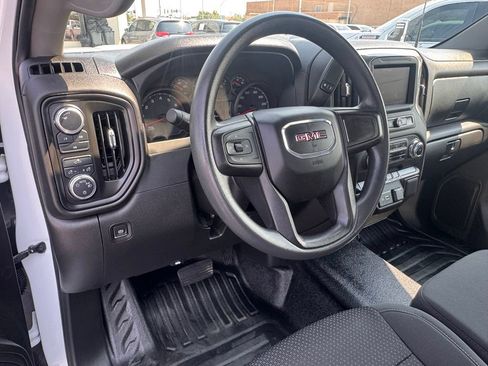 Used 2022 GMC Sierra 2500 Pro w/ Convenience Package AWD/4WD image 17
