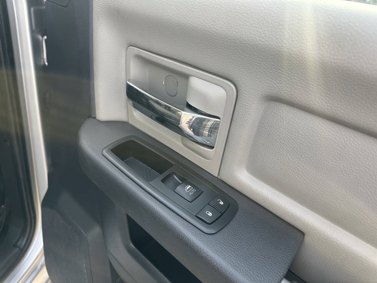Used 2012 RAM 2500 SLT w/ Protection Group AWD/4WD image 19