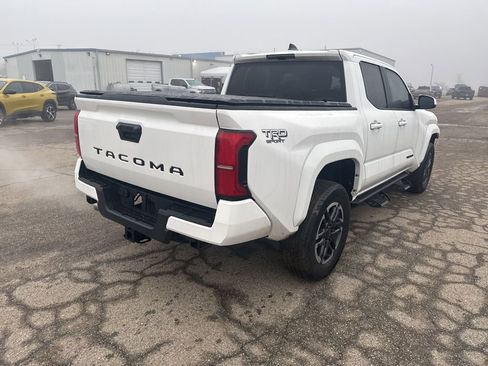 Used 2024 Toyota Tacoma TRD Sport image 3