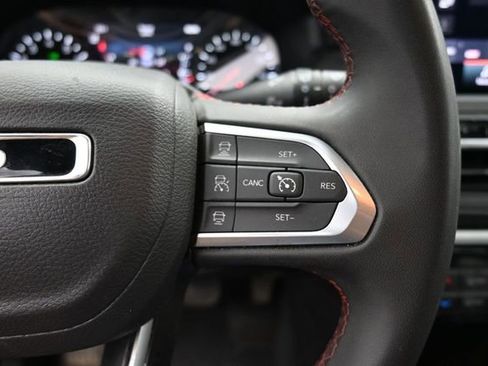 Used 2025 Jeep Compass Trailhawk AWD/4WD image 22