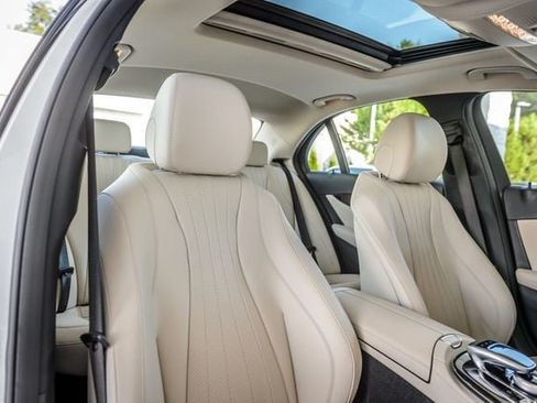Used 2020 Mercedes-Benz E 350 4MATIC Sedan image 39