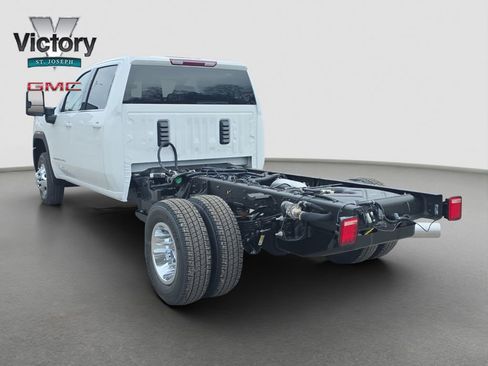 New 2026 GMC Sierra 3500 SLE w/ SLE Convenience Package AWD/4WD image 15