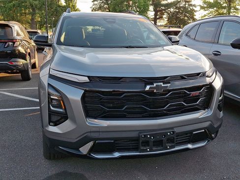 Used 2025 Chevrolet Equinox RS AWD/4WD image 4