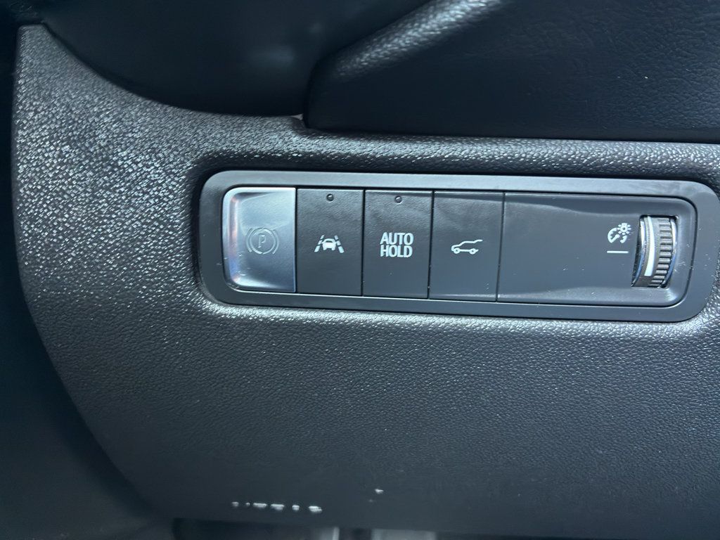 Used 2024 Chevrolet Equinox EV RS FWD image 27