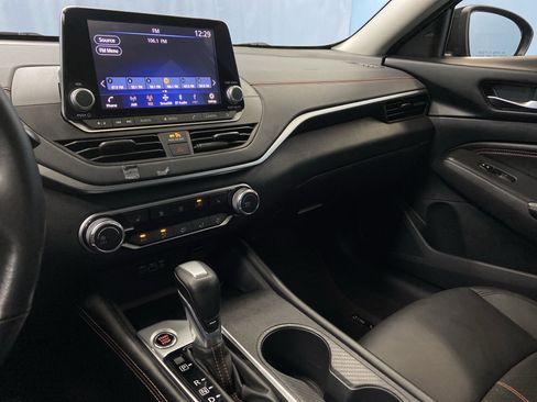 Used 2022 Nissan Altima 2.5 SR w/ Midnight Edition Package image 12