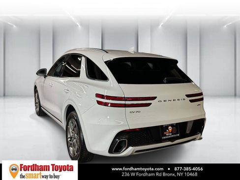 Used 2025 Genesis GV70 2.5T AWD/4WD image 5