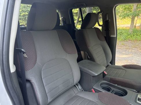 Used 2012 Nissan Frontier PRO-4X AWD/4WD image 19