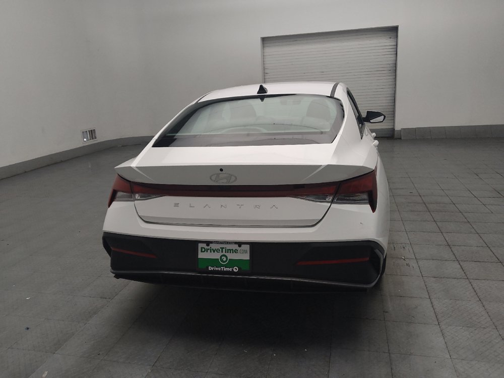 Used 2024 Hyundai Elantra SE FWD image 7