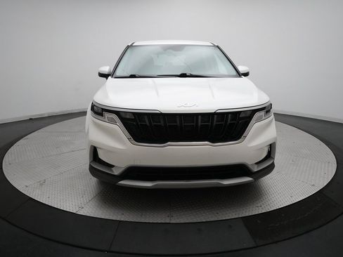 Certified 2024 Kia Carnival LX image 11