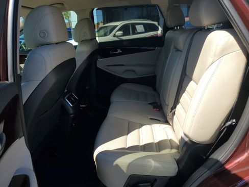 Used 2017 Kia Sorento EX w/ EX V6 Premium Package image 27