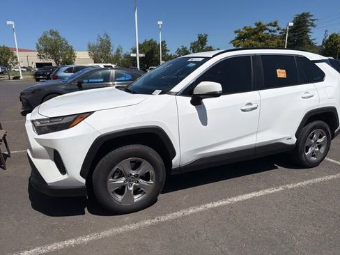 Certified 2024 Toyota RAV4 XLE AWD/4WD image 17