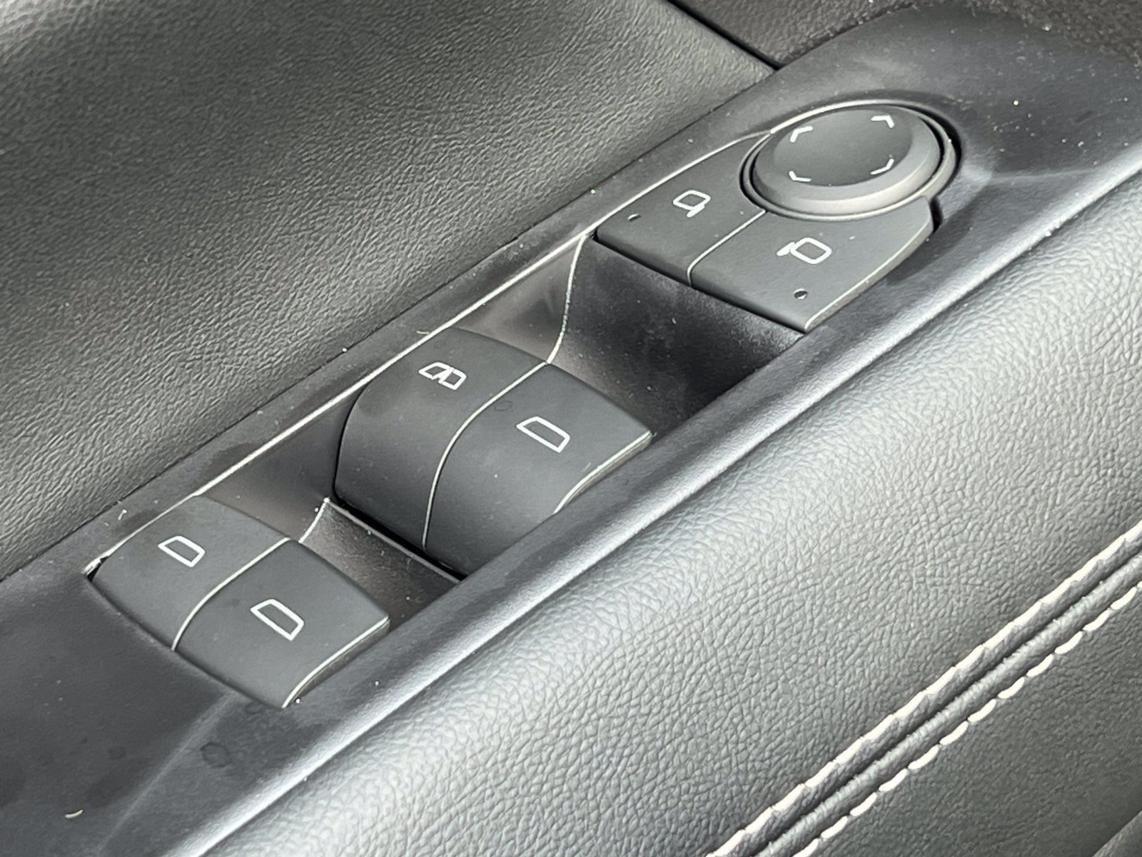 New 2027 GMC Terrain Elevation AWD/4WD image 13