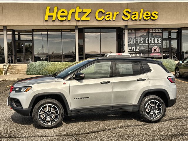 Used 2024 Jeep Compass Trailhawk AWD/4WD image 1