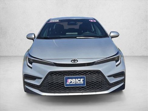 Used 2023 Toyota Corolla SE FWD image 2