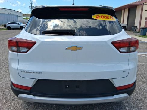 Used 2025 Chevrolet TrailBlazer LT FWD image 4