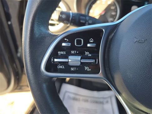 Used 2020 Mercedes-Benz GLC 300 image 21