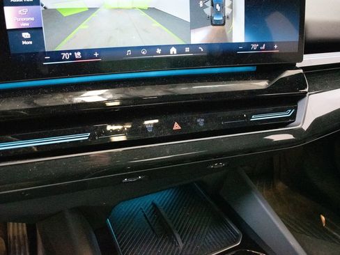 Certified 2026 BMW 530i xDrive w/ Premium Package image 18