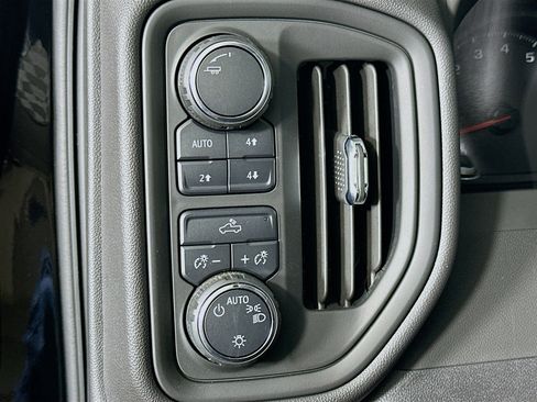 Used 2025 Chevrolet Silverado 1500 Custom Trail Boss AWD/4WD image 17