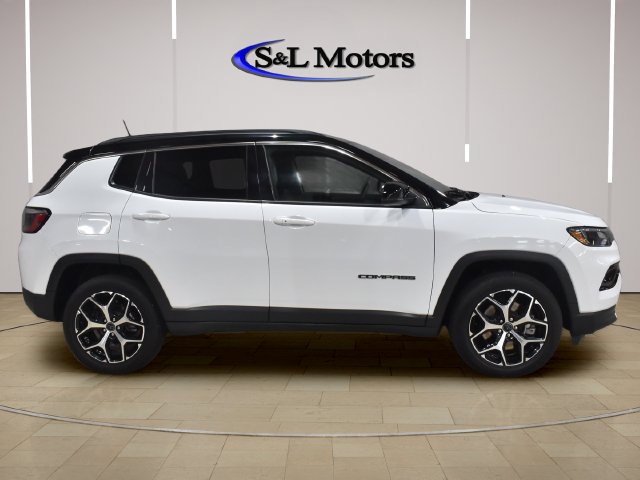 Used 2025 Jeep Compass Limited AWD/4WD image 9